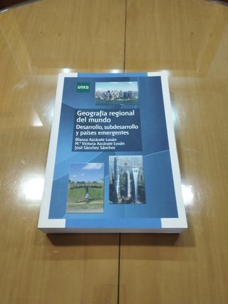 Geografía regional del mundo. Desarrollo, subde...
