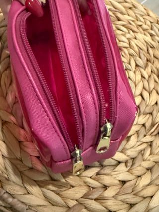 Neceser Guess rosa transparente