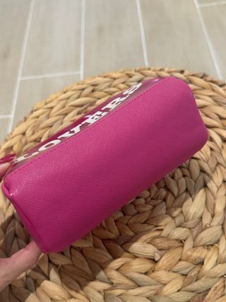 Neceser Guess rosa transparente