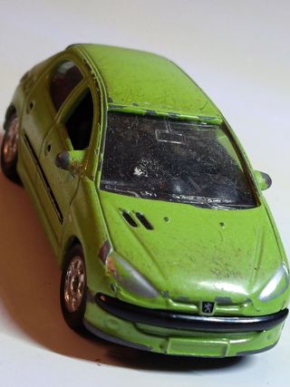 Coche Peugeot 206 1/64 welly