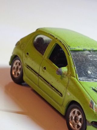 Coche Peugeot 206 1/64 welly