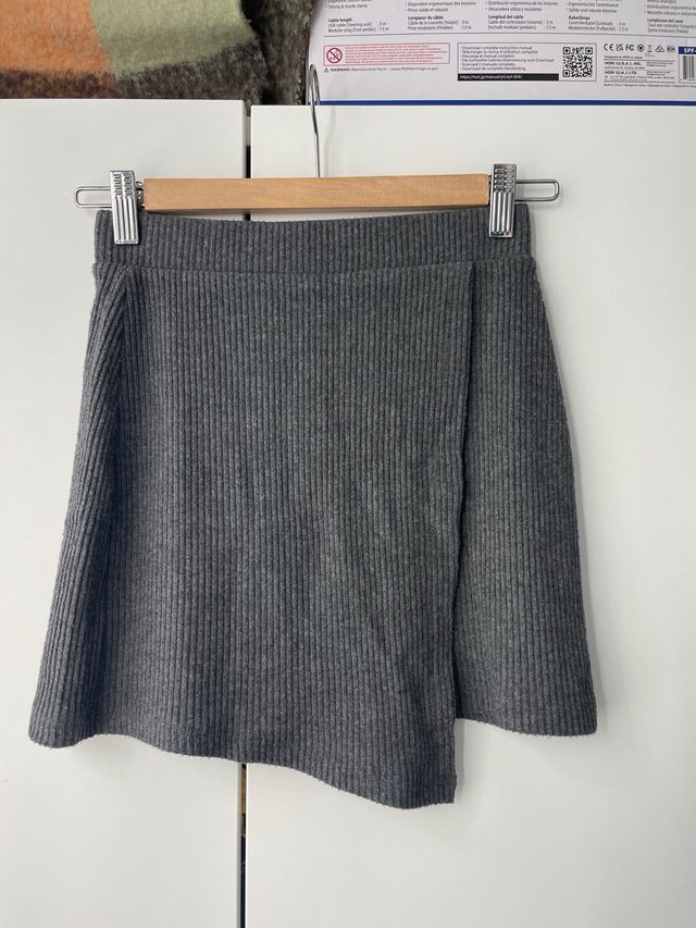 Minifalda de punto de Bershka