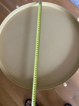 Mesa Ikea metal amarilla