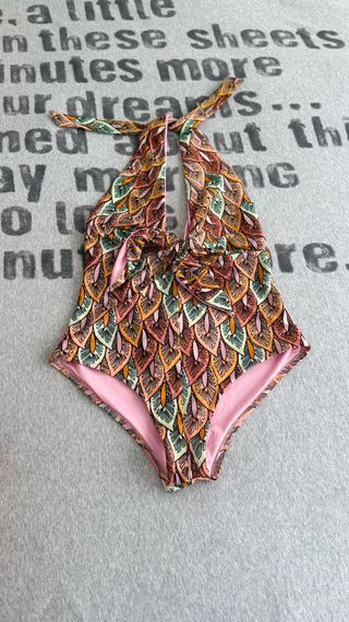 Bañador Zara estampado hojas