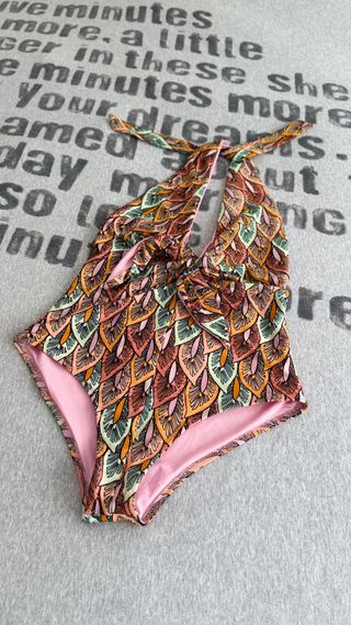Bañador Zara estampado hojas