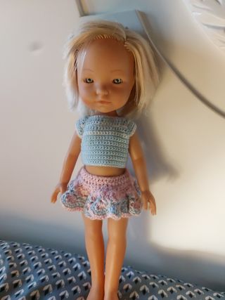 Traje crochet muñeca Berjuan