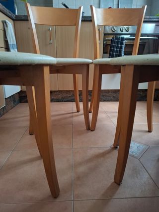 Mesa extensible + 4 sillas