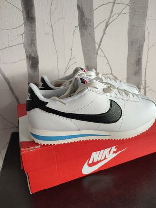 Zapatillas Nike Cortez Blancas y Negras 36.5