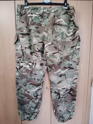 Pantalones camuflaje militar