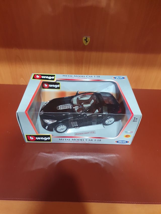 Peugeot 907 V12 Bburago scala da 1/18