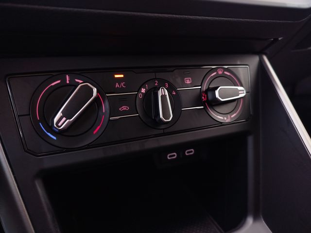 Volkswagen Polo 2021 solo 21.000 km