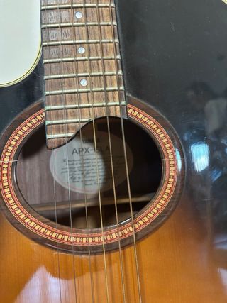 Guitarra Yamaha APX6LA electroacústica para zurdos