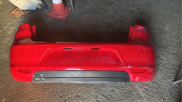 Paragolpes Seat Ibiza 6L rojo