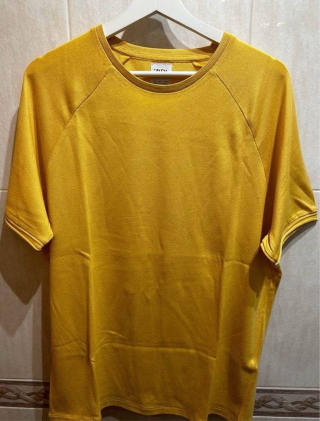 Camiseta Zara amarilla talla L