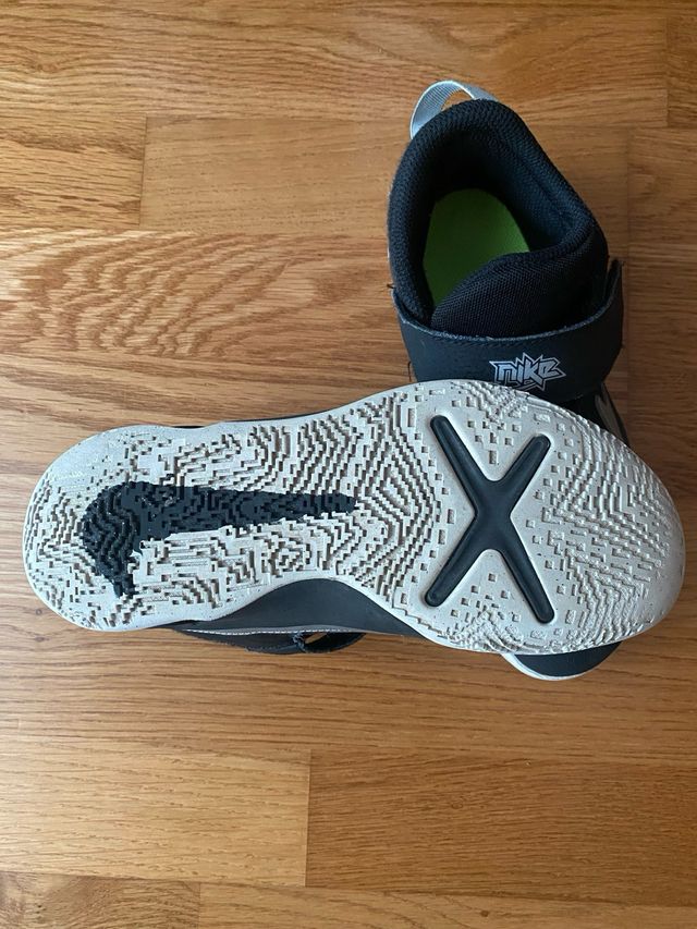 Zapatillas Nike niño velcro talla 34