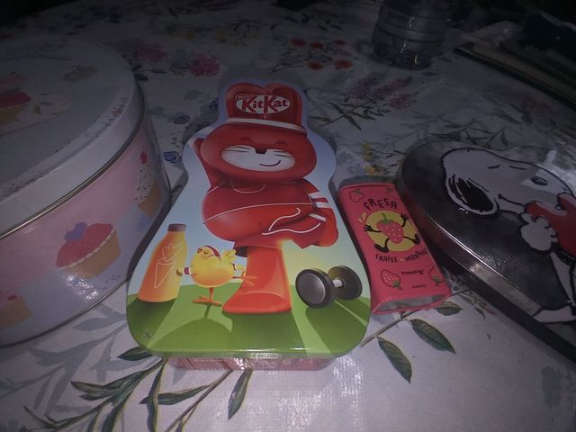 Lote 4 cajas metálicas.