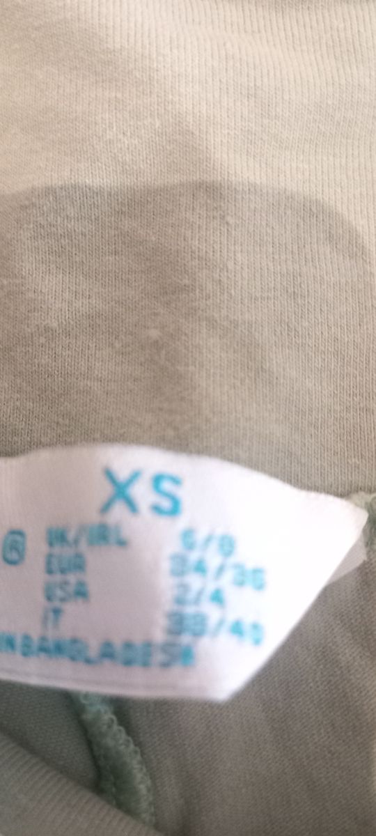 4 Leggings cortos, por debajo de las rodillas.