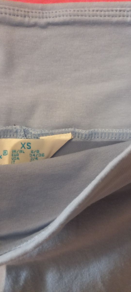 4 Leggings cortos, por debajo de las rodillas.