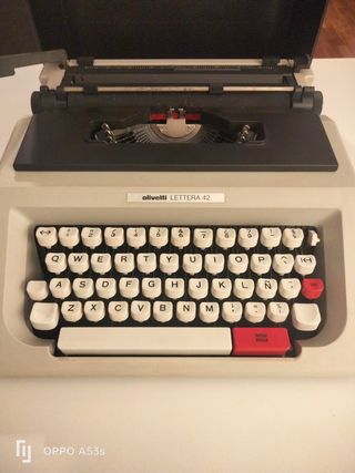 Olivetti Lettera 42 - Máquina de escribir