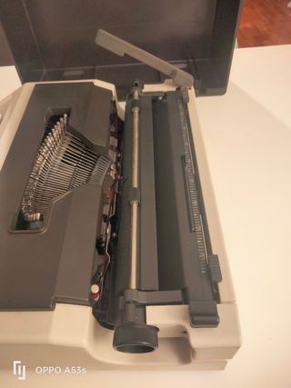 Olivetti Lettera 42 - Máquina de escribir