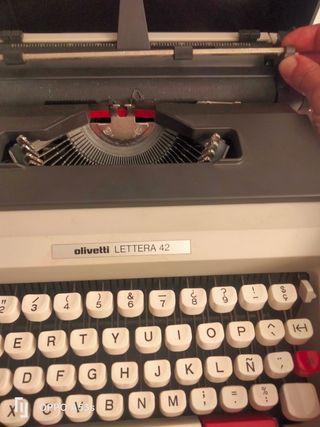 Olivetti Lettera 42 - Máquina de escribir