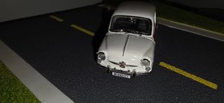 Colección coches escala 1 43 Seat 600 Asistencia