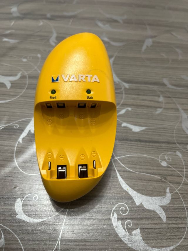 Caricabatterie VARTA - Type 5705