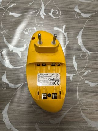 Caricabatterie VARTA - Type 5705