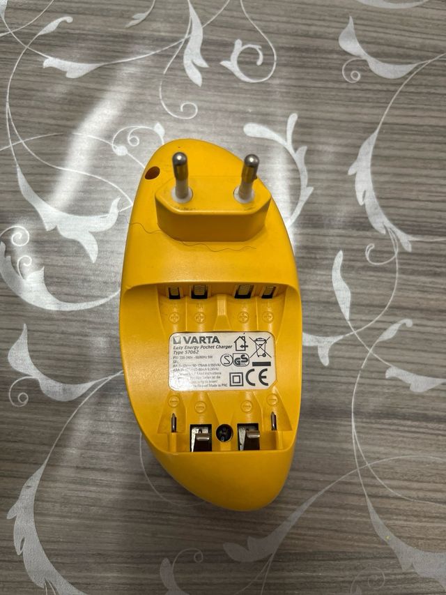 Caricabatterie VARTA - Type 5705