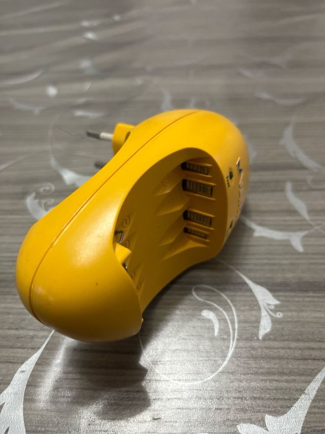 Caricabatterie VARTA - Type 5705