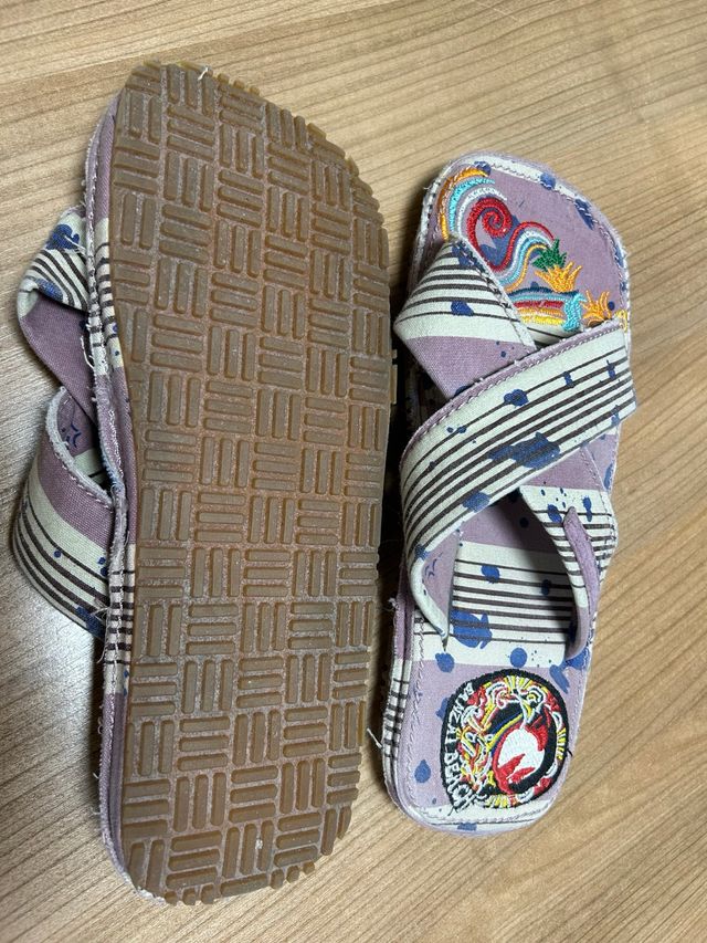 Sandali Custo Barcelona Unisex. Sapan Banzai