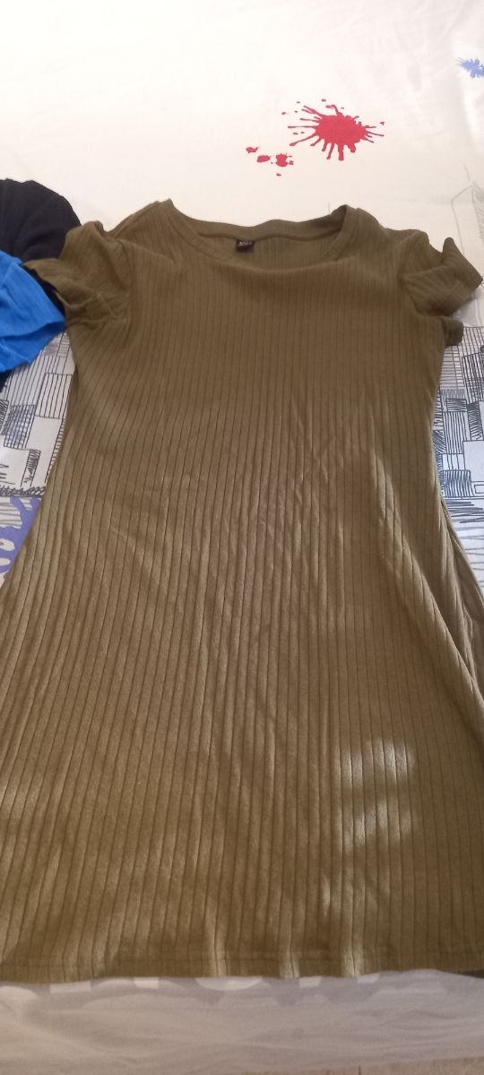 Vestidos canalé: Negro, azul y verde militar.