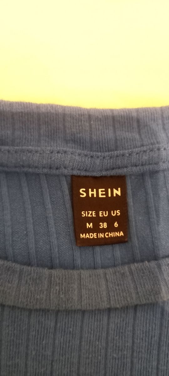 Vestidos canalé: Negro, azul y verde militar.