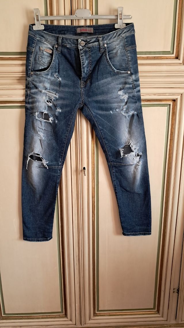 Jeans strappati donna 