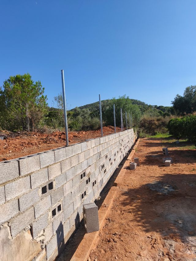 Se hacen trabajos de albañilería y electricidad