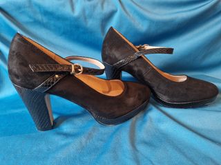 Zapatos negros tacón medio