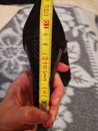 Zapatos negros tacón medio