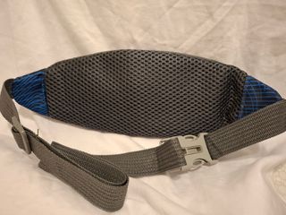 Riñonera deportiva azul