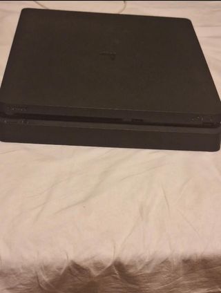 PS4 Slim (PlayStation 4) negra PRECIO NO NEGOCIABL