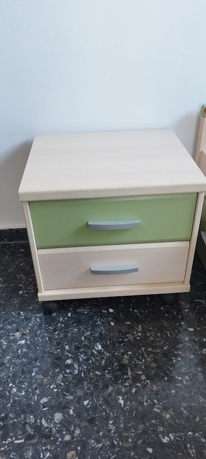 Cama infantil con 4 cajones - Madera