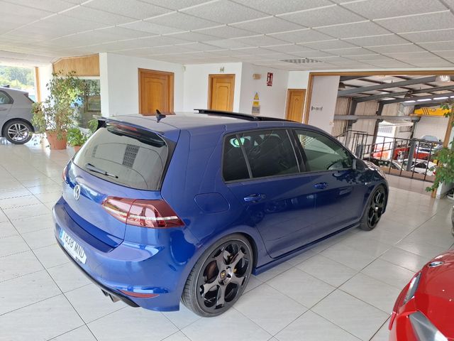 Volkswagen Golf R300 2016
