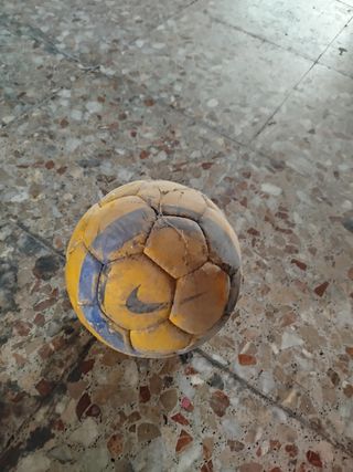 Balón fútbol antiguo
