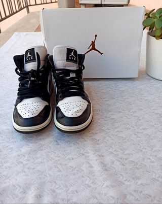 Nike Air Jordan 1 Mid 36,5 - Bianche e Nere