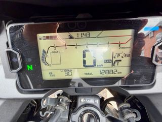 Honda NC750X - Moto roja 2024