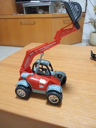 Escavatore giocattolo rosso