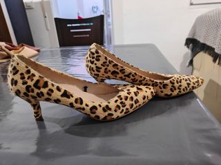Zapatos tacón leopardo talla 39