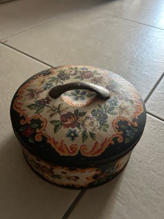 Scatola vintage fiori
