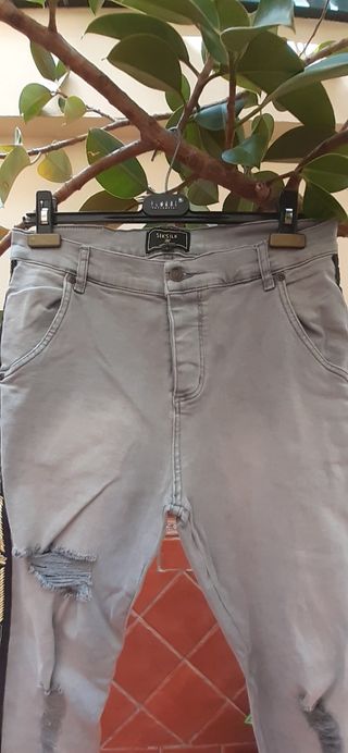 Jeans grises rotos 