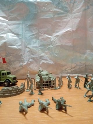 Soldatini giocattolo h. 5 cm in regalo