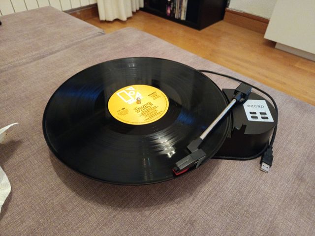 Tocadiscos portátil ezcap - Negro